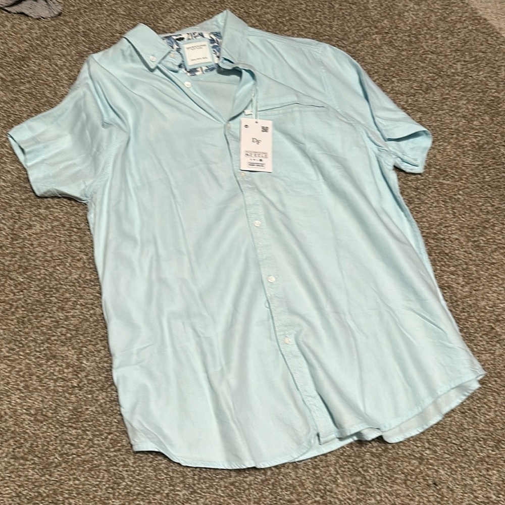 Men’s XLbutton up shirt